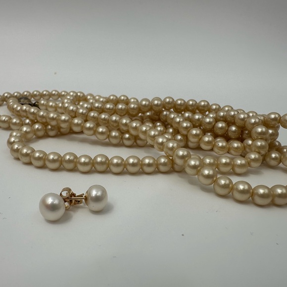 Vintage Signed 14K Yellow Gold 8mm Stud Pearl Earrings
